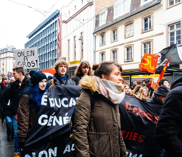 Jovens Educação em perigo na França cartaz em protesto — Fotografia de Stock