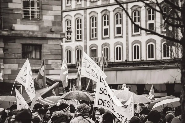 Французька вулиці протест людей демонстрації проти уряду ма — стокове фото