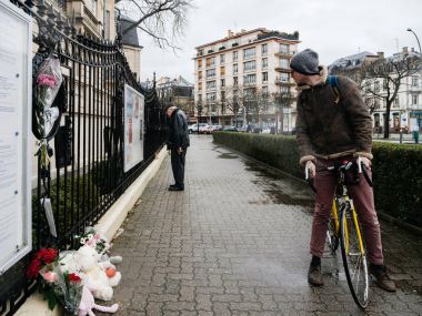 Rus Konsolosluğu Embassy yas kurbanların - m okuyan kişiler