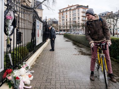 Rus Konsolosluğu Embassy yas kurbanların - m okuyan kişiler