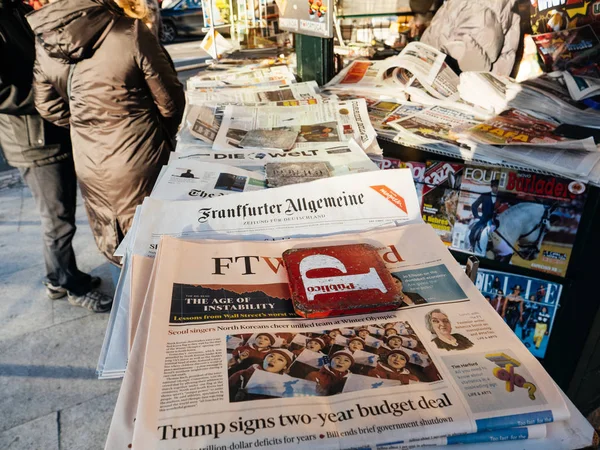 Frankfurter Allgemeine Zeitung ve Financial Times — Stok fotoğraf
