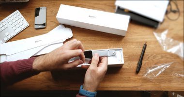 POV unboxing ve ilk çalışma Apple Watch serisi 3