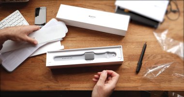 POV unboxing ve ilk çalışma Apple Watch serisi 3