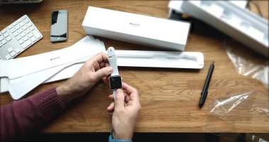 POV unboxing ve ilk çalışma Apple Watch serisi 3