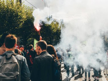 Fransa Macron reformlar karşı protestolar