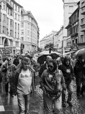 Fransa Macron reformlar karşı protestolar