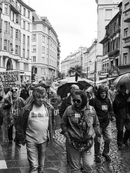 Protesty ve Francii proti reformám pomlčkou nad — Stock fotografie