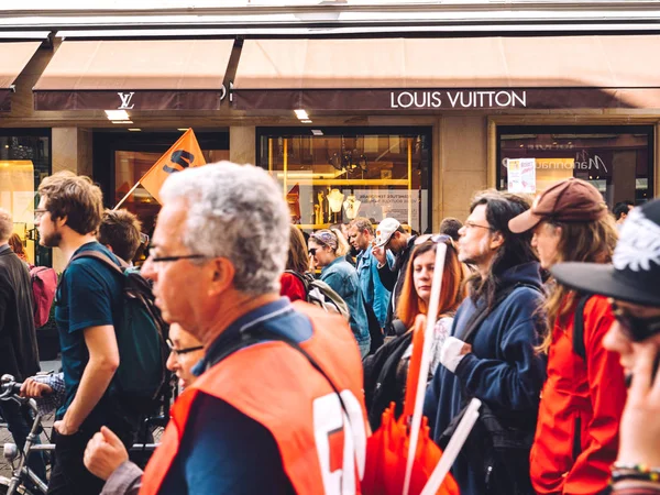 Fransa'da protesto Macron reformlar moda mağaza — Stok fotoğraf
