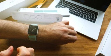 Yeni Apple Watch 42mm deniz yeşil Spor döngüsü yükleme 