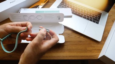 Yeni Apple Watch 42mm deniz yeşil Spor döngüsü yükleme 