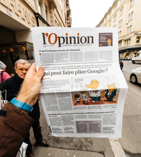 LOpinion French press writing about Google — Stock Photo, Image