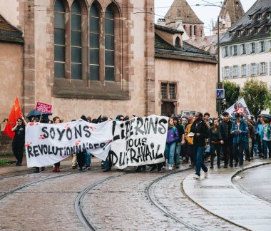 Fransa Macron reformlar karşı protestolar