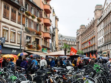 Fransa Macron reformlar karşı protestolar