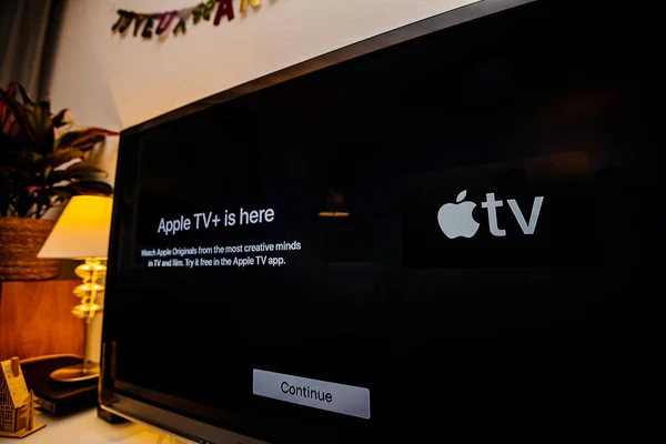 Peluncuran video on demand layanan televisi web Apple Computers — Stok Foto