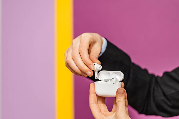 зарядка случае один Apple Computers AirPods Pro наушники
