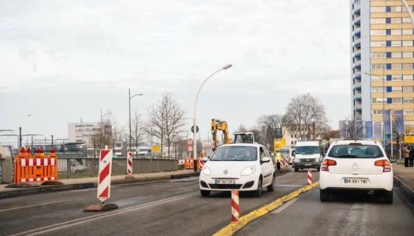 Frontera entre Francia y Alemania con coches conduciendo — Foto de Stock