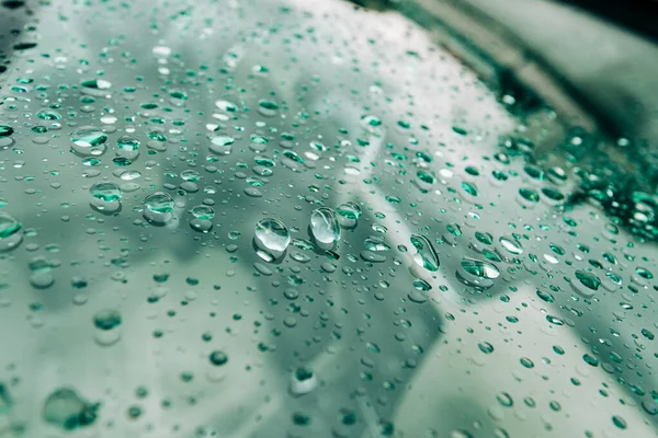 Después de fuertes lluvias y rocío tratamiento de superficie repelente al agua — Foto de Stock