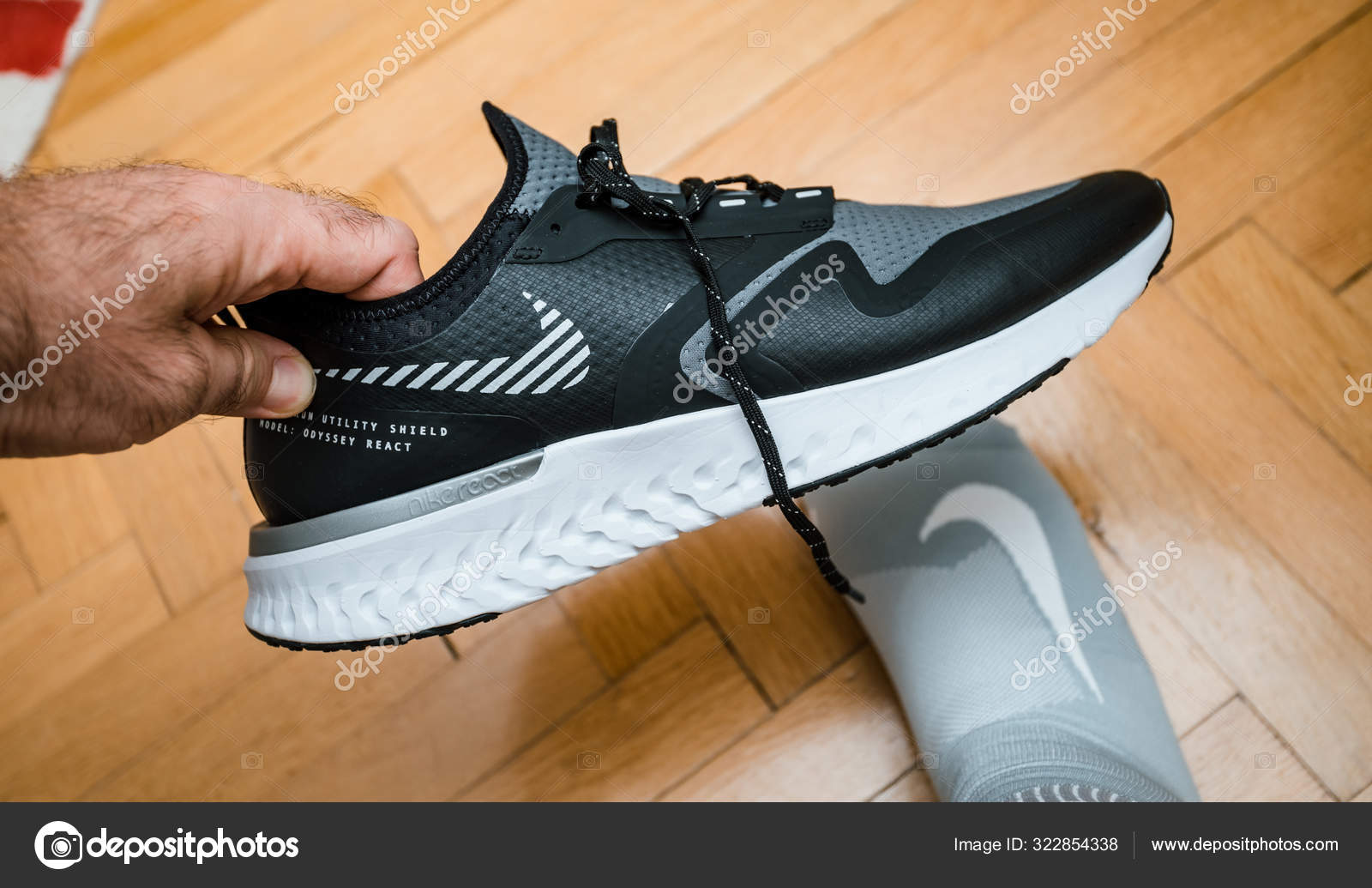 nike run utility shield model odyssey react