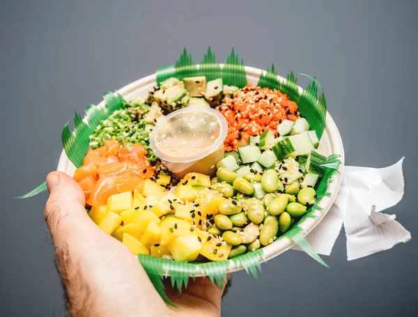 Poke skål med färsk bio ekologisk japansk sallad — Stockfoto
