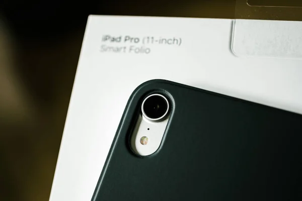 Macro primer plano de la lente de foto de la cámara trasera del nuevo iPad Pro — Foto de Stock