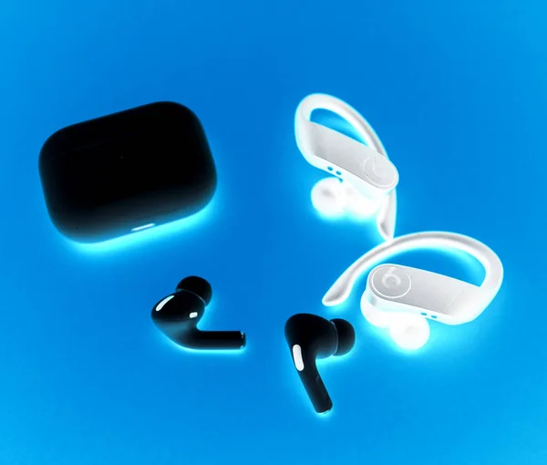 New Apple Computers AirPods Pro headphones — Stock Photo, Image