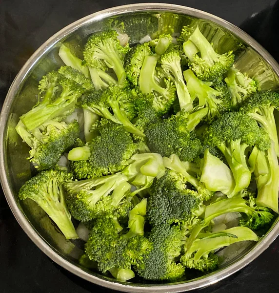 Brokoli organik organik bio hijau dalam jumlah besar — Stok Foto