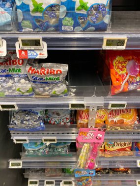 Haribo ve Chupa Chup 'tan satılık çok tatlı var.