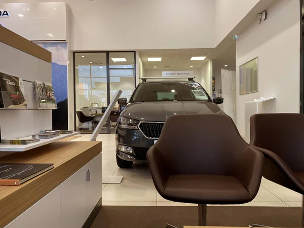 Interior of generic Skoda Car showroom with client waiting area — стокове фото