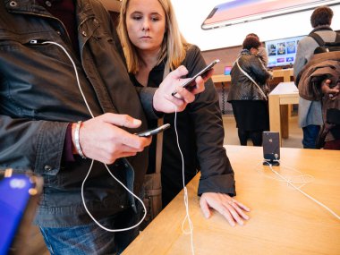 Apple Store en son profesyonel iPhone akıllı telefonu