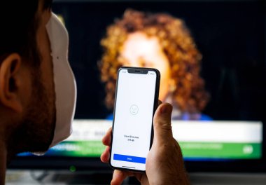 Apple iPhone XS Pro FaceID İsimsiz Hacker