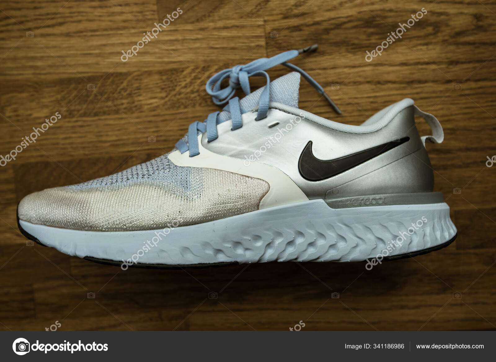 nike odyssey react flyknit 2 grey