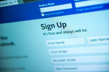 Ücretsiz kaydını yapın ve her zaman bilgisayar ekranı e- postasına Facebook web sitesi formunu ekleyin ve kullanılan eğik kaydırma lenslerine telefon oturumu açın