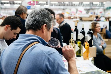 Fuar fuarı Vignerons Fransa 'nın bağımsız şarap üreticileri