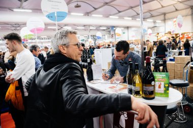 Fuar fuarı Vignerons Fransa 'nın bağımsız şarap üreticileri