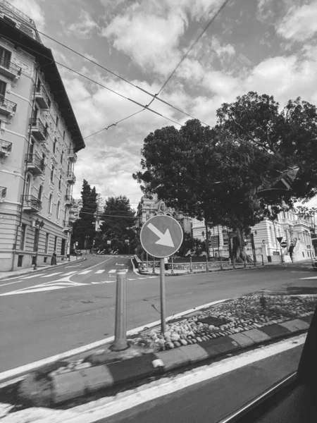 View from the car at the Sanremo street intersection — Stock Photo, Image
