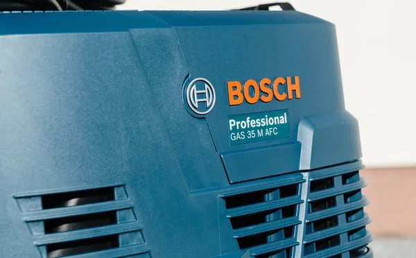 Κοντινό λογότυπο του νέου Bosch Gas 35 M Afc Professional Wet Dry Vacuer — Φωτογραφία Αρχείου