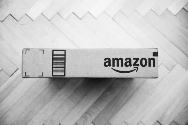 Όψη Overhead του Amazon Prime κουτί από χαρτόνι — Φωτογραφία Αρχείου