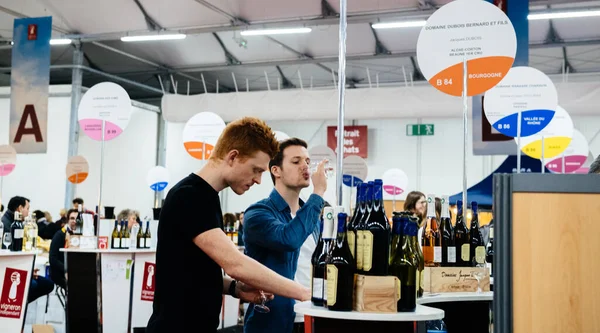 Промислова виставка Вигнерони незалежні незалежні винороби Франції — стокове фото
