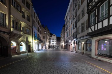 Fransa 'nın Coronavirus' la karşı karşıya olduğu boş sokaklar