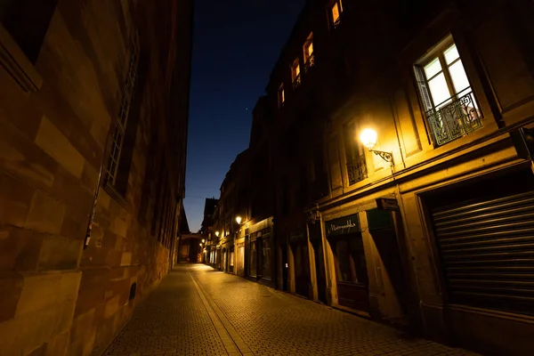 Empty deserted streets as France faces the Coronavirus — Stock Photo, Image