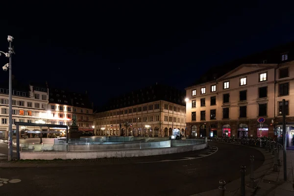 Strade deserte vuote mentre la Francia si affaccia sul Coronavirus — Foto Stock