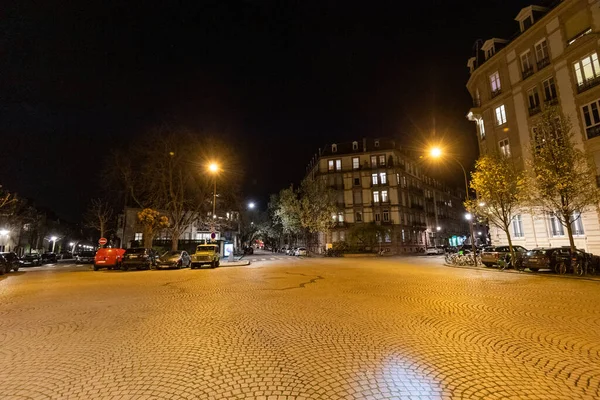 Calles desiertas vacías mientras Francia enfrenta el Coronavirus — Foto de Stock