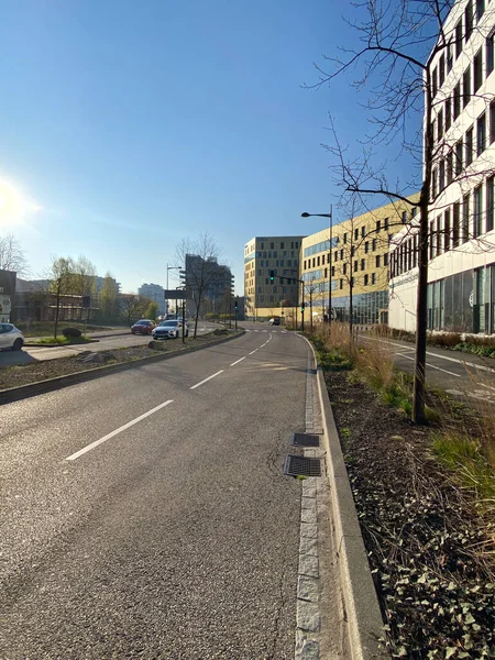 Wide empty street near Rhena hospital at the French-German border during coronavirus — Stock Photo, Image