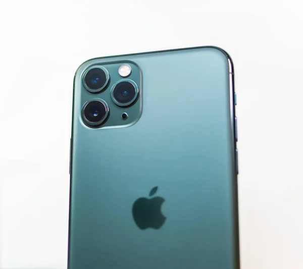 Nieuwe luxe iPhone 11 Pro geproduceerd door Apple Computers — Stockfoto