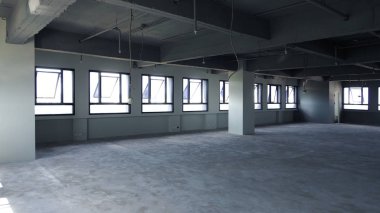 Terk edilmiş office oda o eski ve pis.