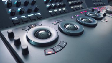 Film rengini ayarlamak için telekinezi kontrol makinesi.