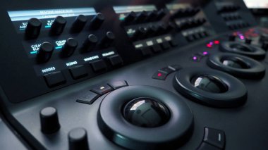 Telesine renkli notlandırma kontrol makinesi.