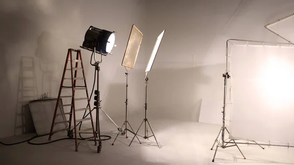 Diodo Emissor Luz Grande Estúdio Continua Iluminando Para Produção Tiro — Fotografia de Stock