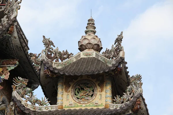 Lotustorn Taket Till Flasktemplet Lin Phuok Pagoda Dalat Vietnam — Stockfoto