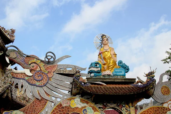 Dragon Deity Figure Roof Bottle Temple Vietnam — Stock Photo, Image
